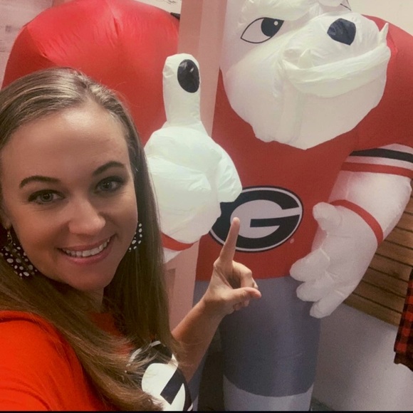 Meet your Posher, Southern Roots Resale - Picture 2 of 6